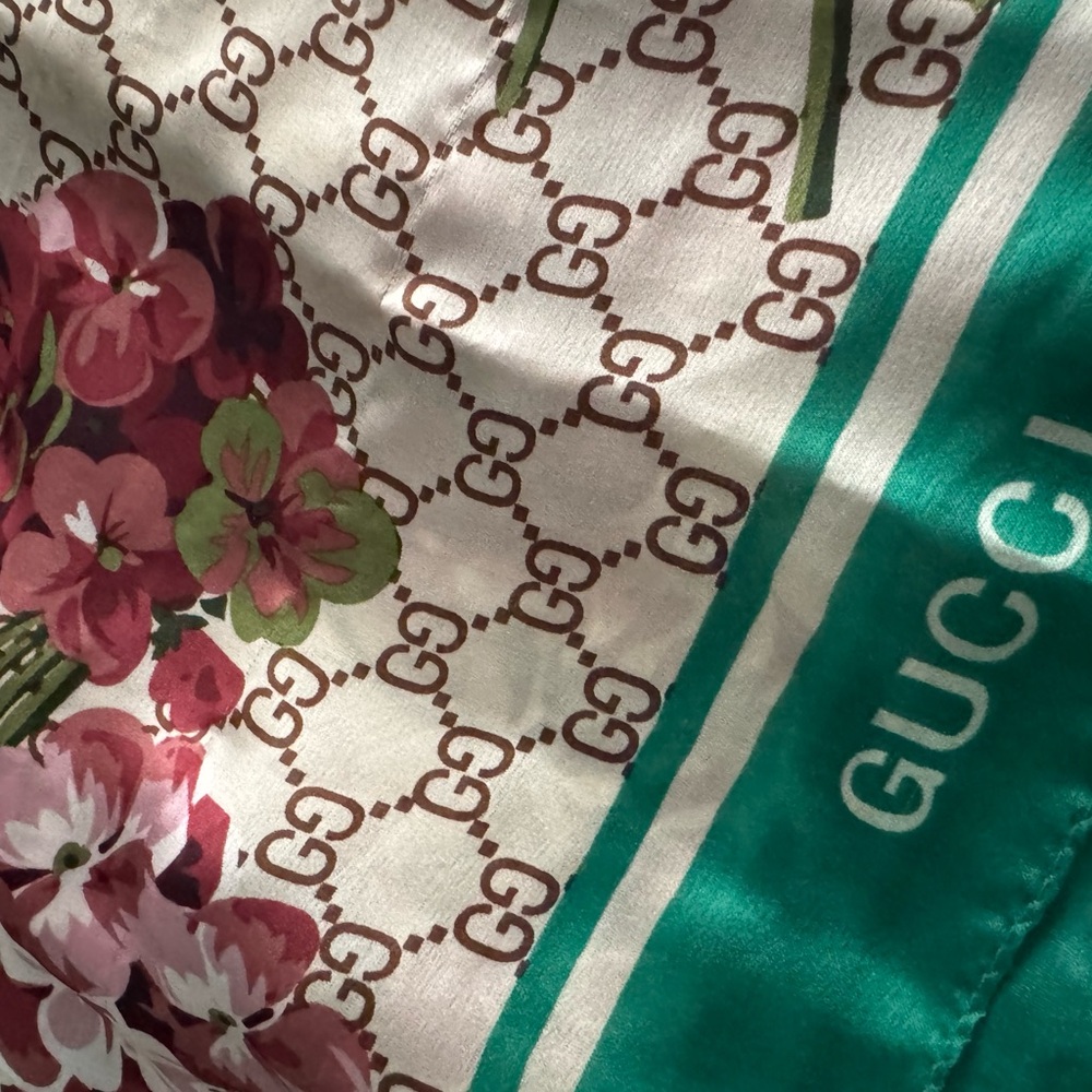 Gucci bloom silk scarf